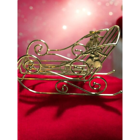 Gold Wire Sleigh Decoration For Holiday & Festive Displays - Picture 2 of 7